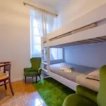 Casa Dell'artista * ラーリオ