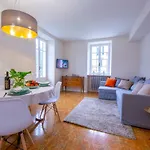 Casa Dell'artista * ラーリオ